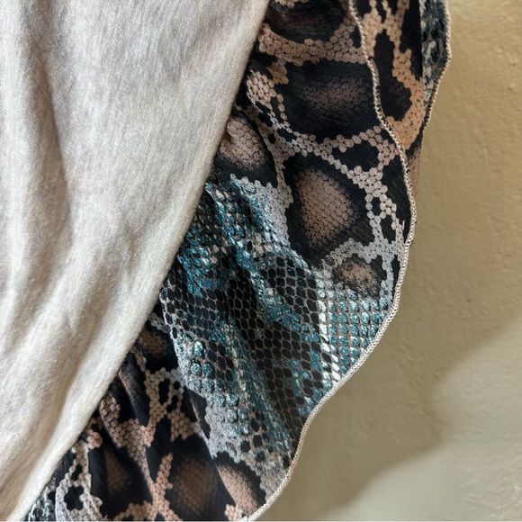 Saints and Hearts Flutter Sleeve Mixed Knit Animal print detail Beige Sz Large - Picture 5 of 10